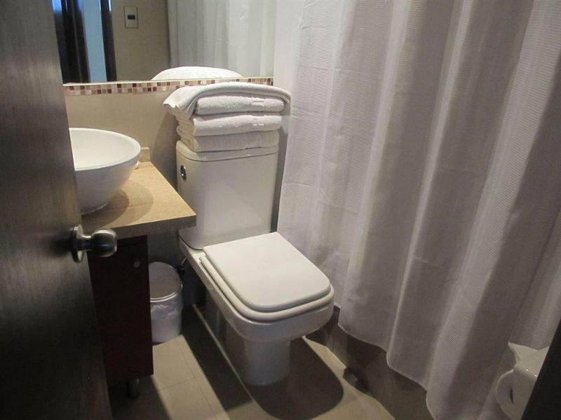 Rq Bosque Tobalaba Hotel Santiago Kültér fotó